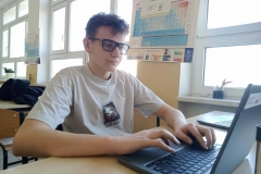 9f0b102e-fa70-47b1-9f8d-0939a05c6c53